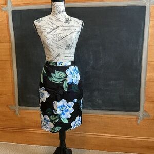 Banana Republic Navy floral pencil skirt size 0